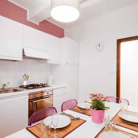 Appartement Sleeps 8 Air Con Wifi