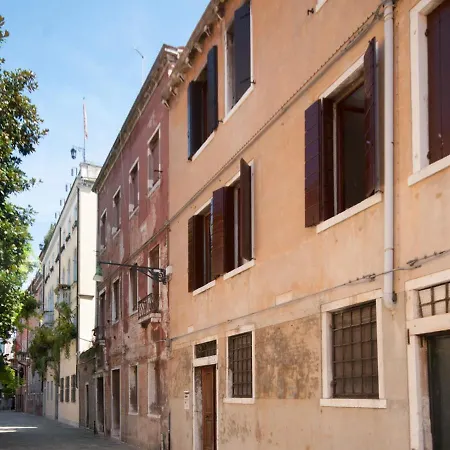 Sleeps 8 Air Con Wifi Appartement Venise