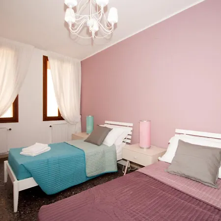Sleeps 8 Air Con Wifi Appartement *