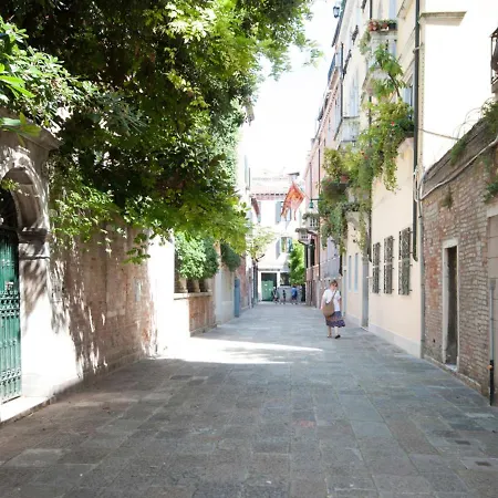 Sleeps 8 Air Con Wifi Appartement Venise